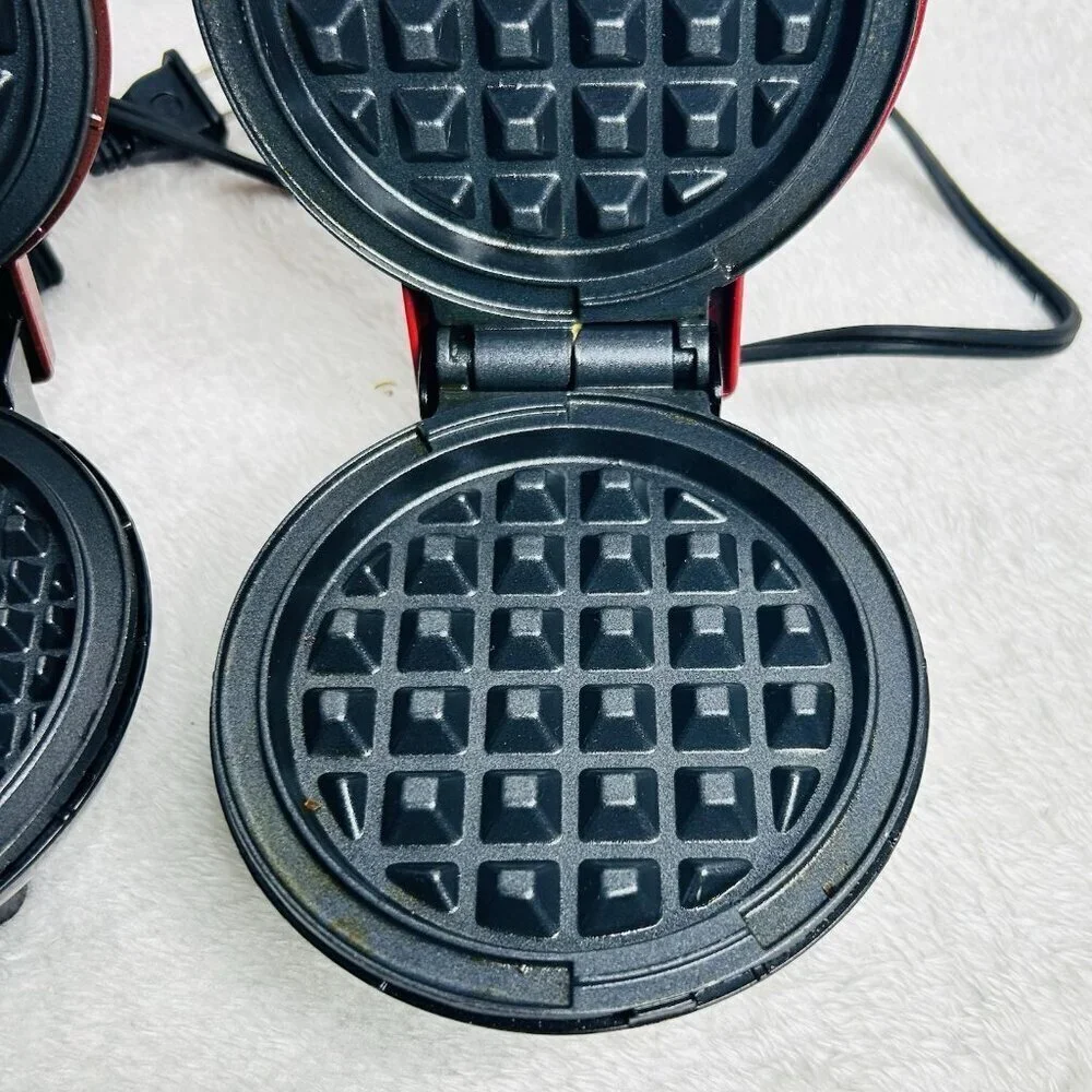 Dash Gingerbread Man Mini Waffle Maker Red Non-Stick 4